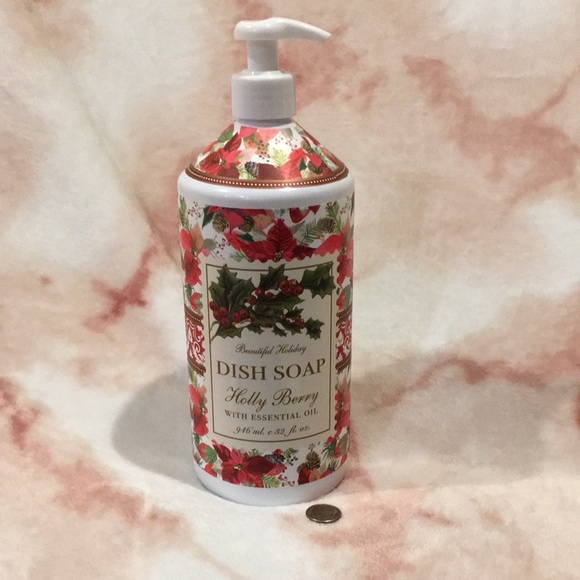 Christmas Holiday Winter Scented Holly Berry Dish Soap NWT XL 32oz plastic pump - Picture 14 of 16